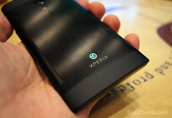 121113-sony-xperia-ion-review-03