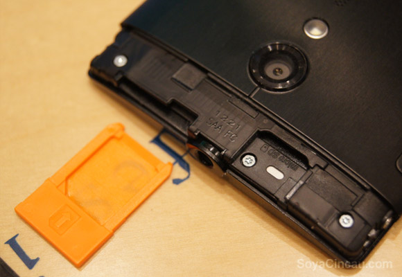 121113-sony-xperia-ion-review-05