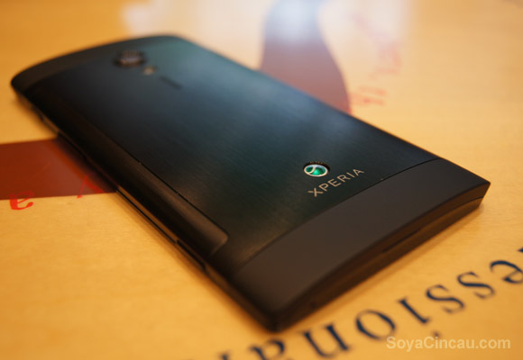 121113-sony-xperia-ion-review-19