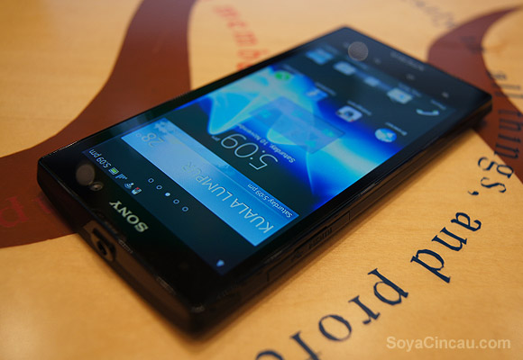 121113-sony-xperia-ion-review-22
