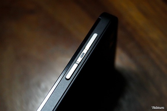 121212-blackberry-10-l-series-03