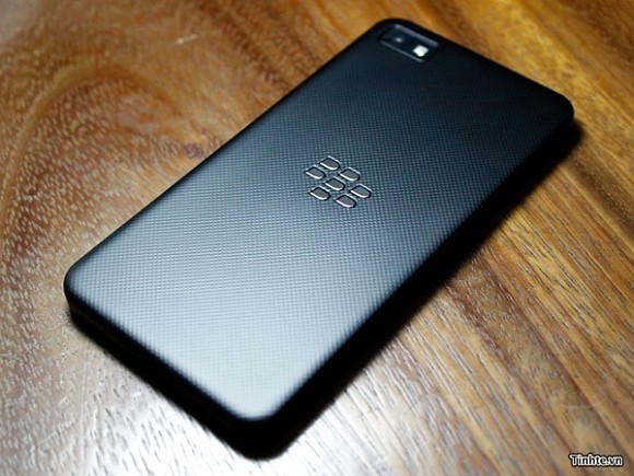 121212-blackberry-10-l-series-04