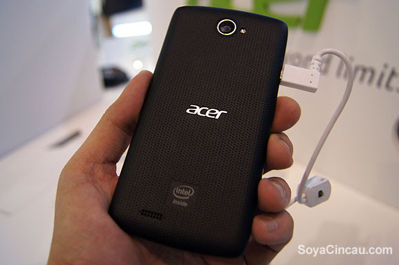 130303-acer-liquid-c1-03