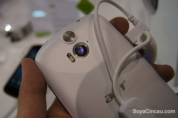 130303-acer-liquid-e1-05