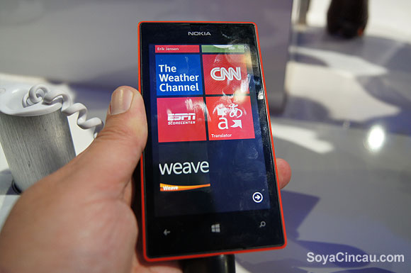 130305-nokia-lumia-520-06