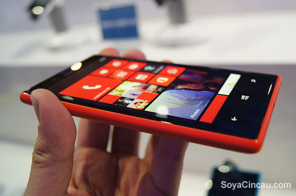 130305-nokia-lumia-720-04