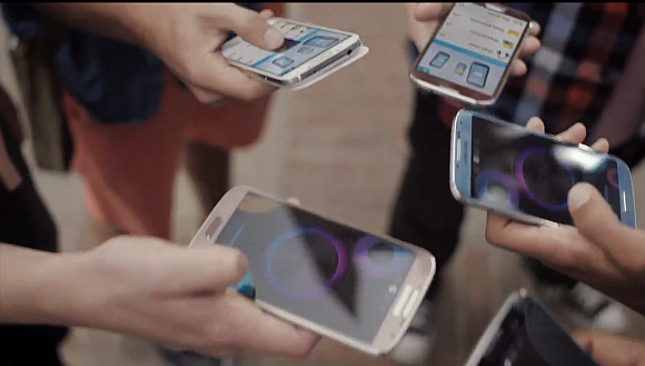 130523-GalaxyS4-Colours-s