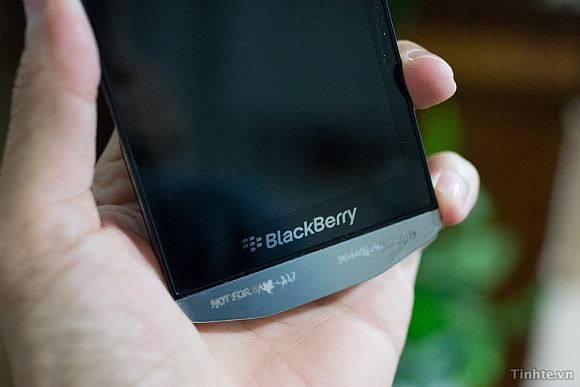 130804-blackberry-porsche-design-p9982-02