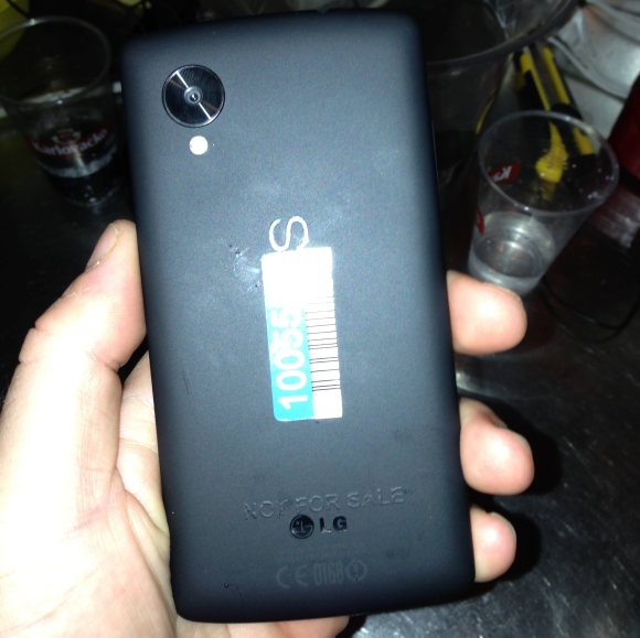 130917-nexus-5-leak-1