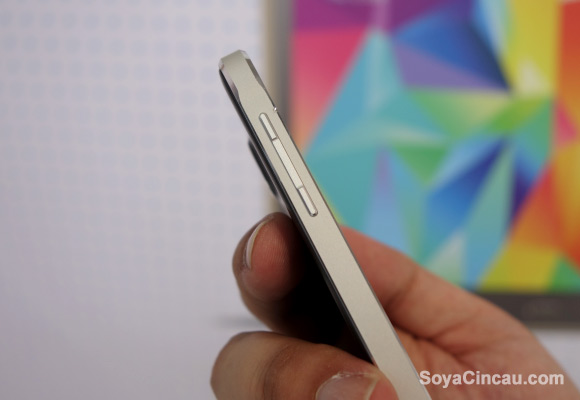 140912-samsung-galaxy-alpha-hands-on-05