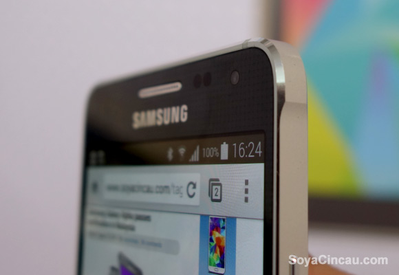 140912-samsung-galaxy-alpha-hands-on-06
