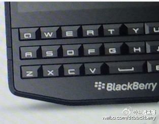blackberry_P9984-2
