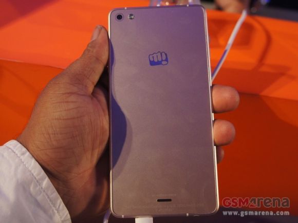 150618-micromax-world-thinnest-smartphone-canvas-silver-5-03