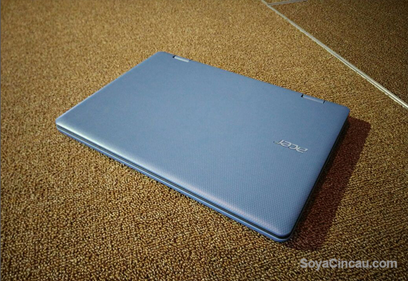 150806-Acer-Aspire-R11-02