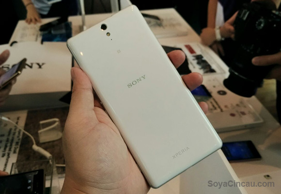 150825-sony-xperia-c5-ultra-xperia-m5-hands-on-06