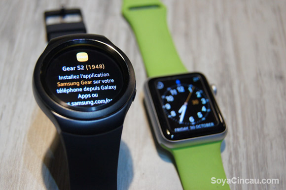 151112-samsung-gear-s2-vs-apple-watch