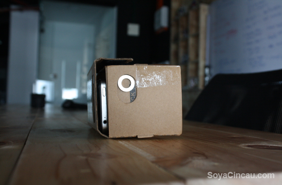 151230-google-cardboard-virtual-reality-saves-lives-1