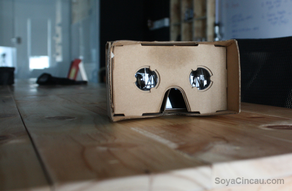 151230-google-cardboard-virtual-reality-saves-lives