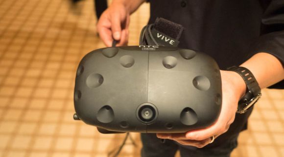 160107-HTC-Vive-Pre-02