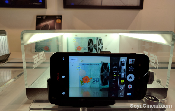 160114-asus-zenfone-zoom-hands-on-2