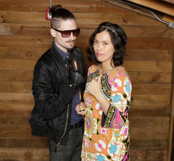 160122-Find-My-Phone-Couple-02