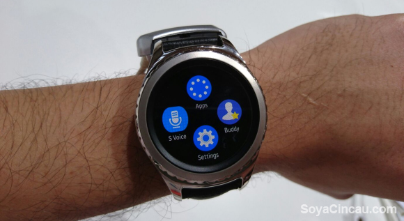 160201-samsung-sea-forum-samsung-gear-s2-2