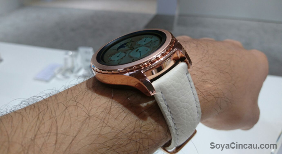160201-samsung-sea-forum-samsung-gear-s2-7
