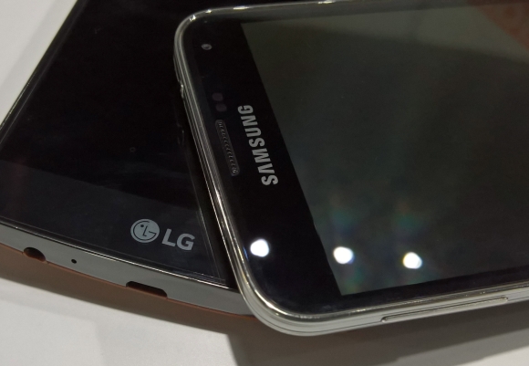 160204-LG-vs-Samsung-4