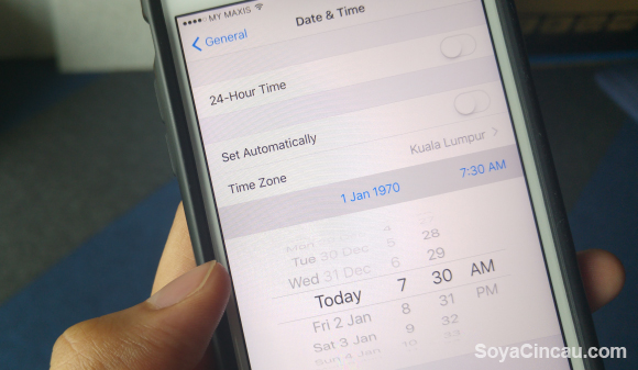 160215-iphone-bug-brick