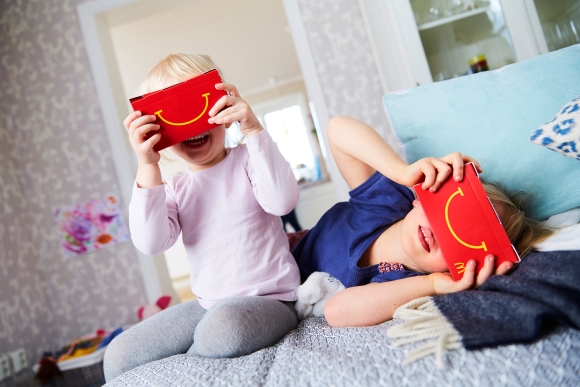 160301-mcdonalds-virtual-reality-headset-happy-meal-1