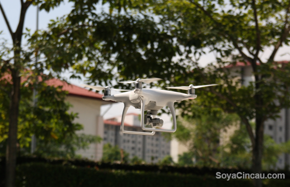 160413-dji-phantom-4-malaysia-1
