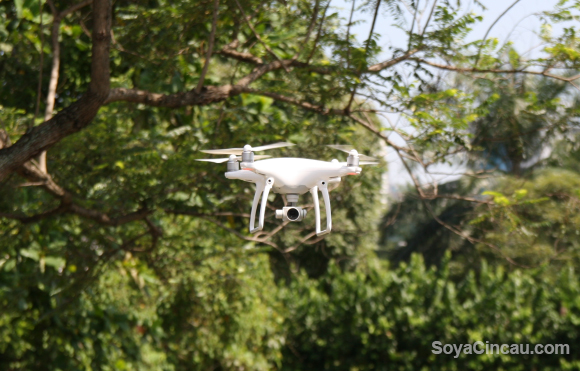 160413-dji-phantom-4-malaysia-3