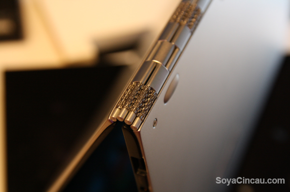 160506-lenovo-yoga-900s-2