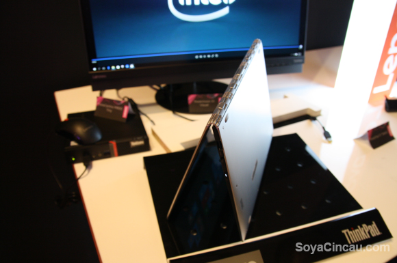 160506-lenovo-yoga-900s-3