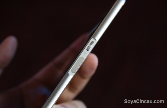 160513-zte-blade-v7-max-hands-on-3