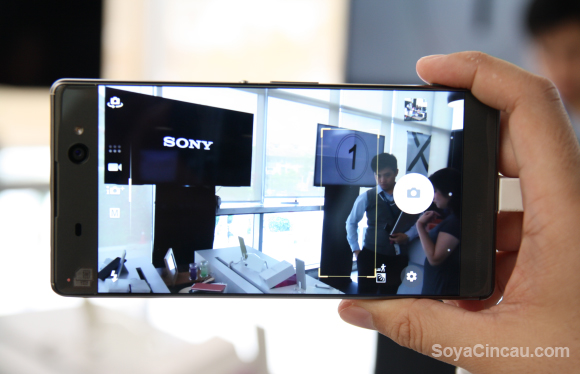 160609-sony-xperia-xa-ultra-hands-on-11