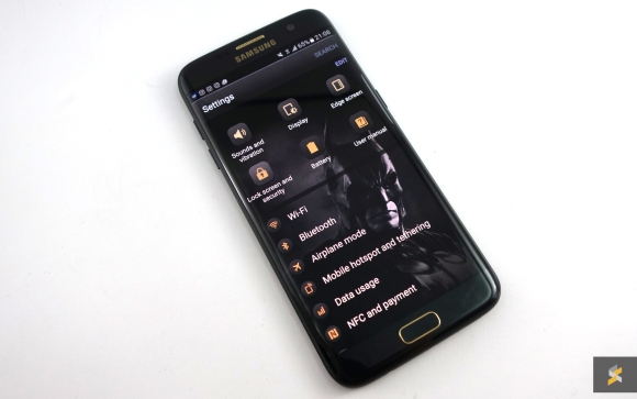 160615-samsung-galaxy-s7-injustice-9