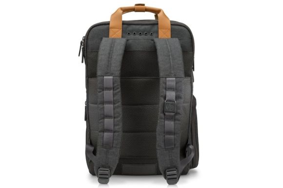 160808-hp-powerup-backpack-powerbank-charge-laptop