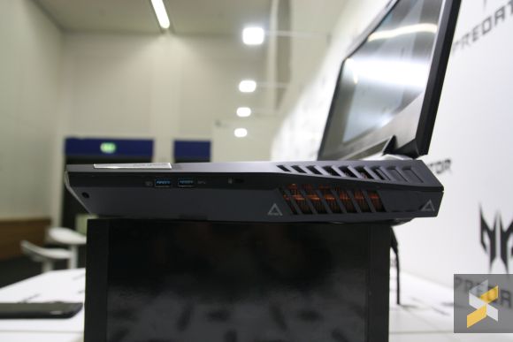 160907-acer-predator-21-x-hands-on-08