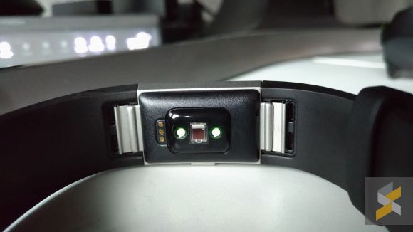 160908-fitbit-charge-2-hands-on-1