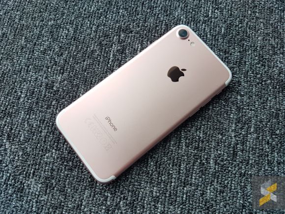 160919-apple-iphone-7-unboxing