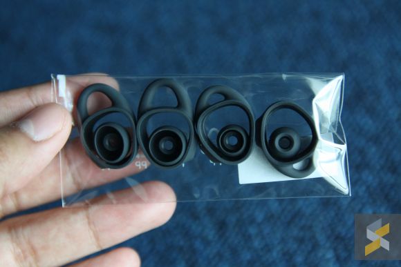 161005-samsung-gear-iconx-review-malaysia-15