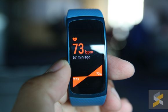 161014-samsung-gear-fit2-review-malaysia-06