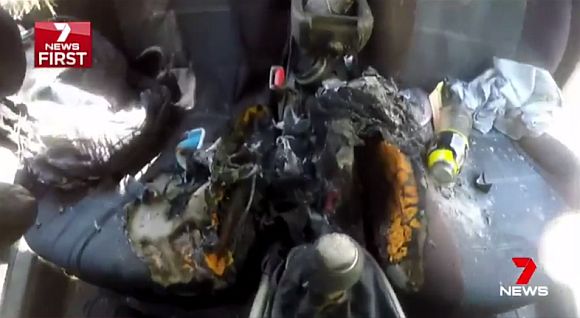 161021-apple-iphone-7-fire-burned-car-03