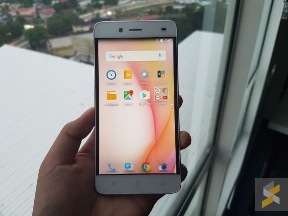 161128-sharp-m1-selfie-1