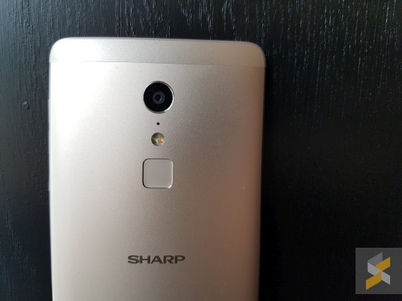 161223-sharp-z2-bargain-flagship-2