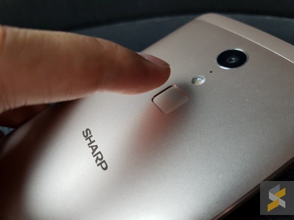 161223-sharp-z2-bargain-flagship-3