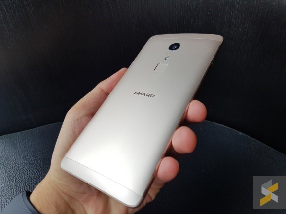 161223-sharp-z2-bargain-flagship-4