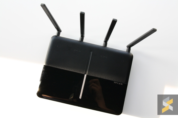 170217-tp-link-router-archer-ac3150-gigabit-wireless-review-02