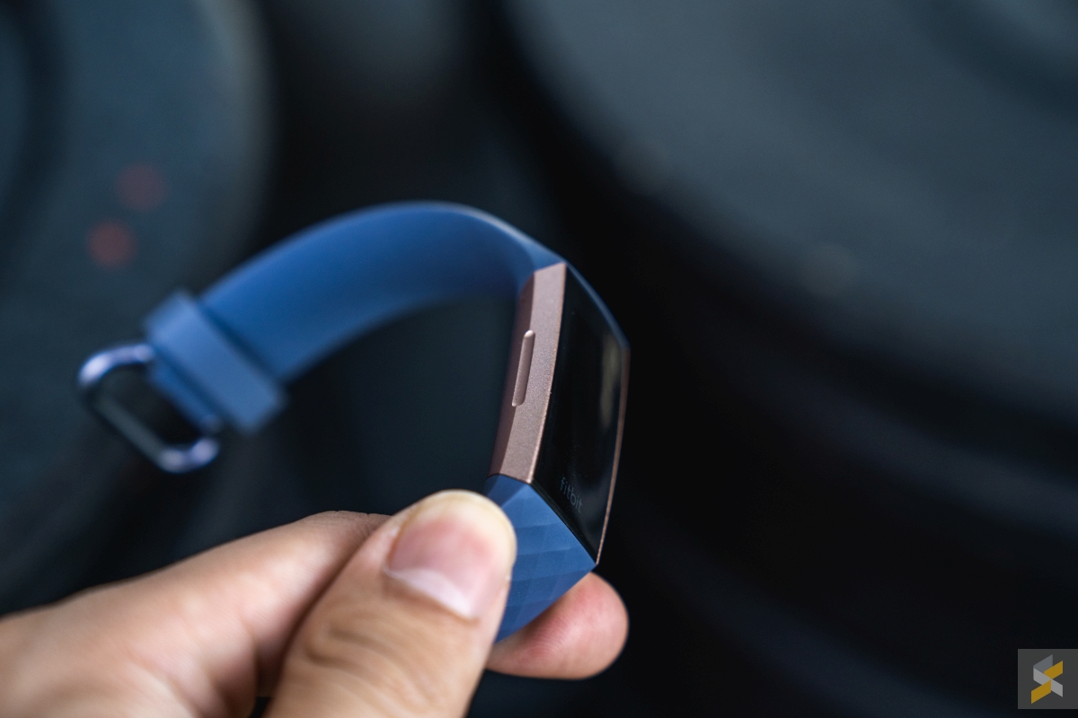 fitbit charge 3 side button